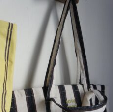 beej-stripefabrictotebag